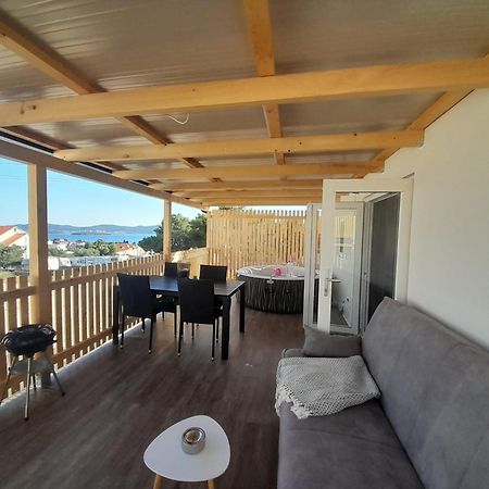 Tiny House Lily With Jacuzzi Apartment Sveti Filip i Jakov Exterior photo