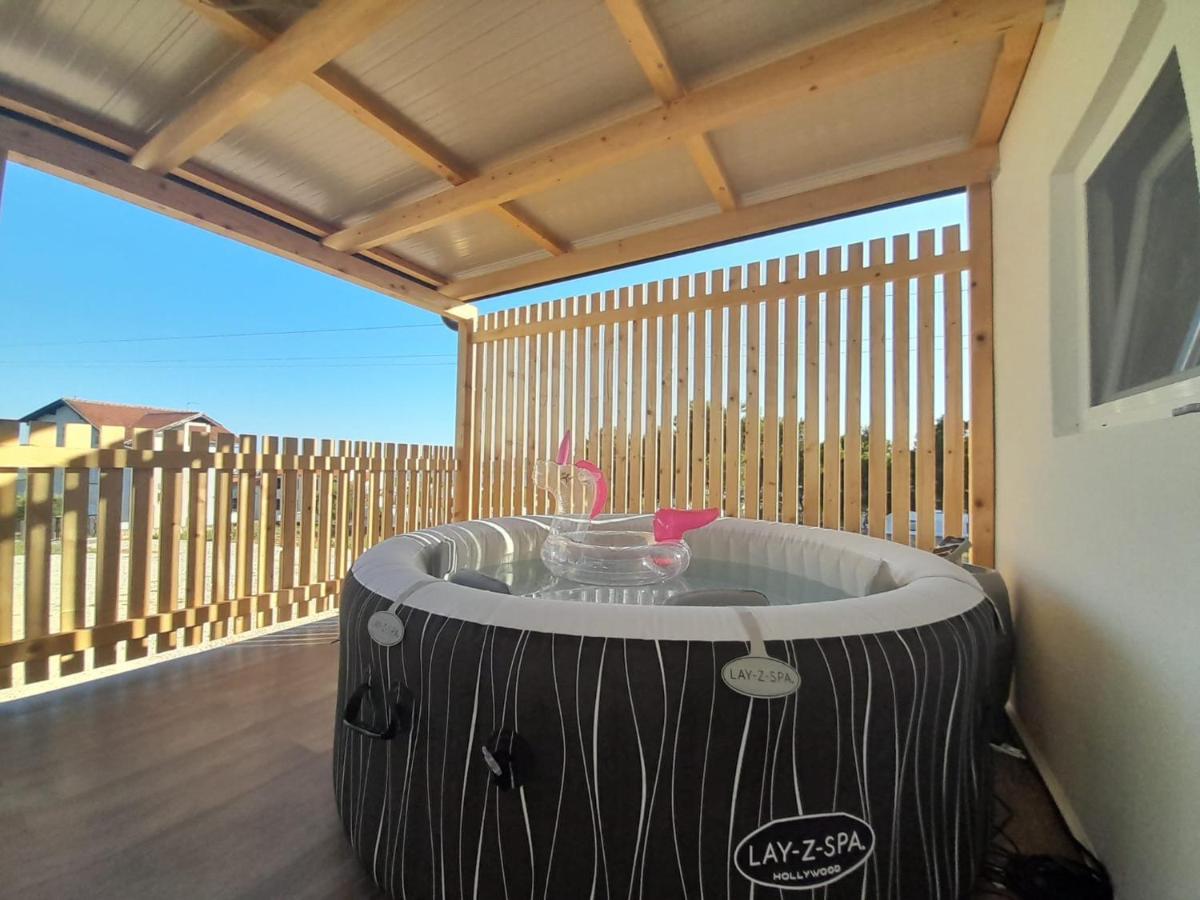 Tiny House Lily With Jacuzzi Apartment Sveti Filip i Jakov Exterior photo