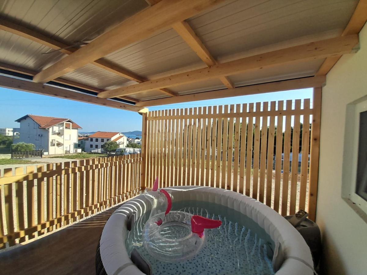 Tiny House Lily With Jacuzzi Apartment Sveti Filip i Jakov Exterior photo