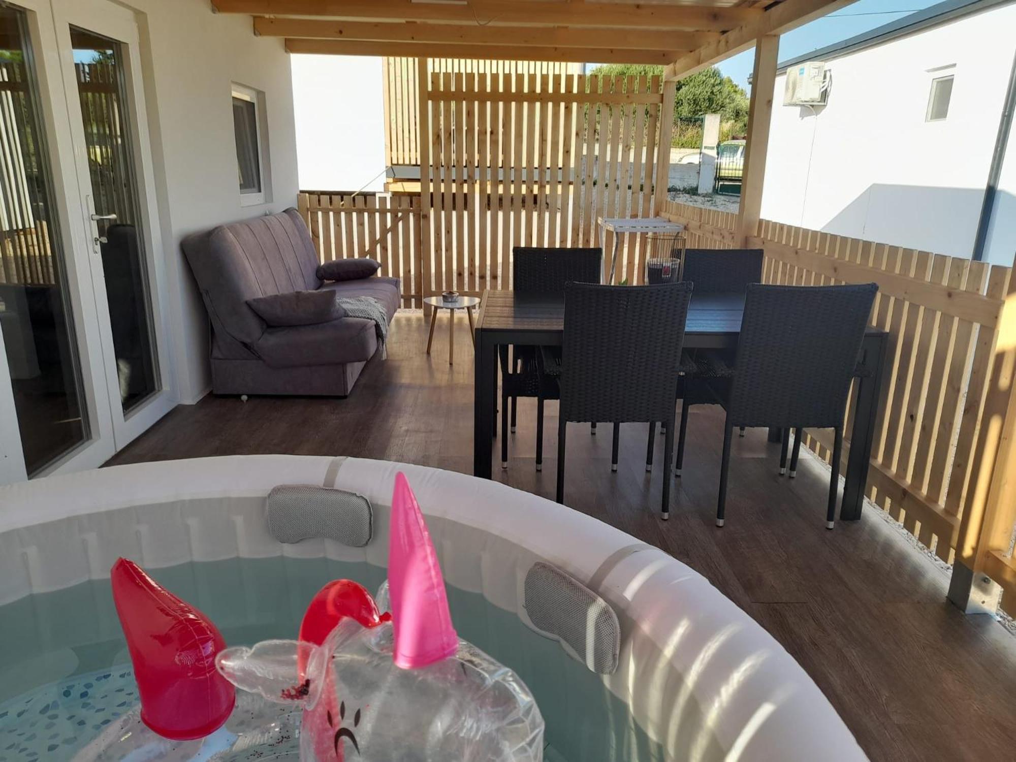 Tiny House Lily With Jacuzzi Apartment Sveti Filip i Jakov Exterior photo