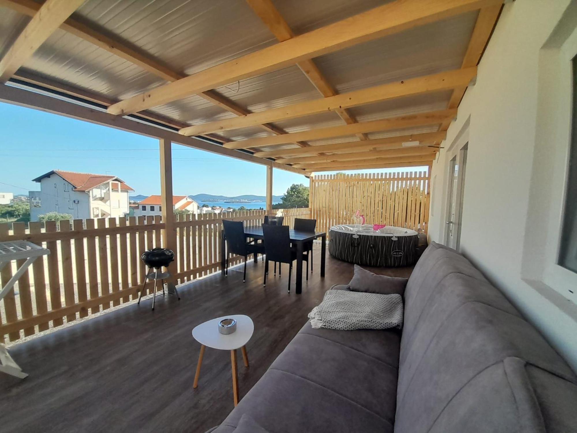 Tiny House Lily With Jacuzzi Apartment Sveti Filip i Jakov Exterior photo