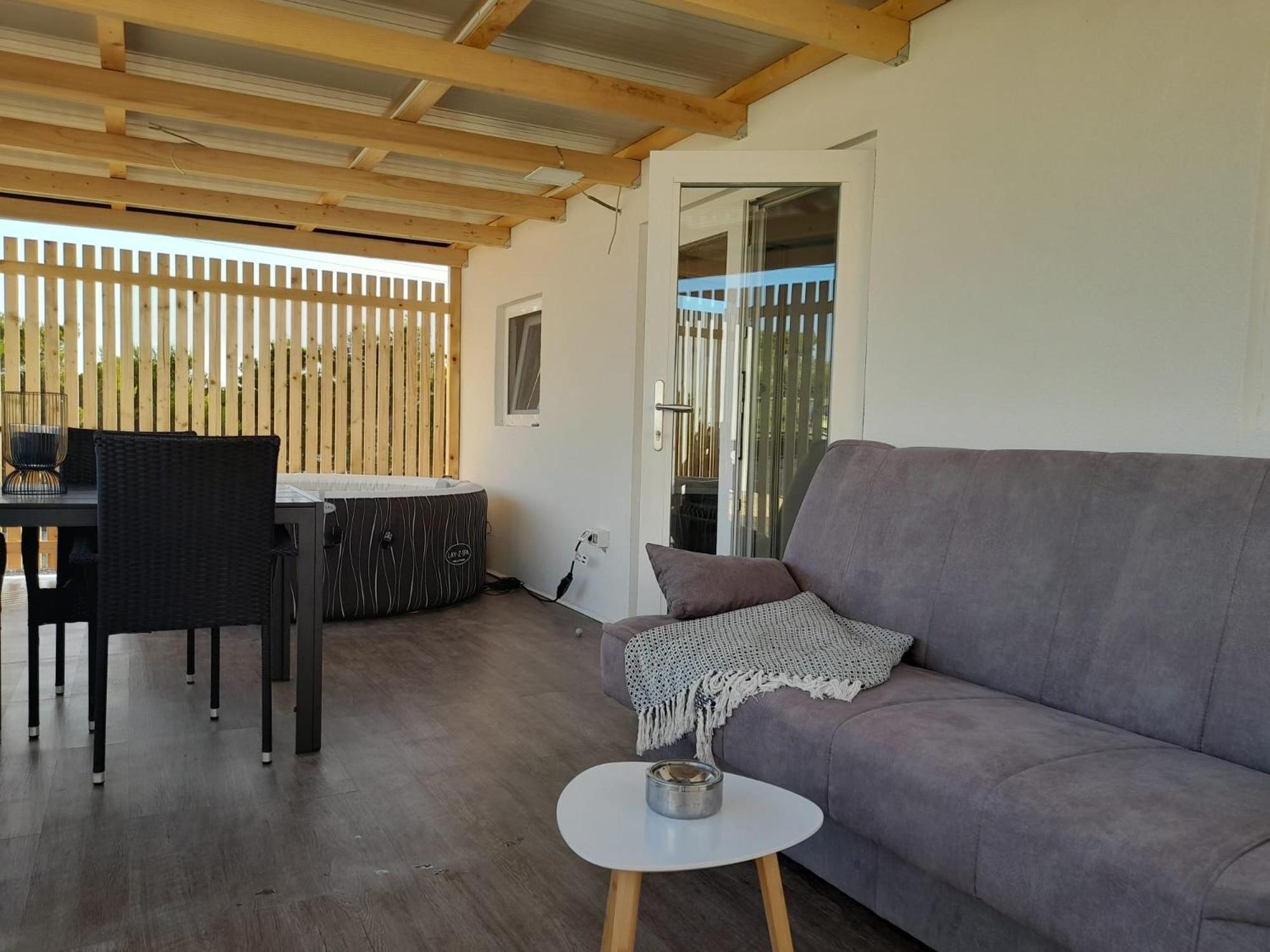 Tiny House Lily With Jacuzzi Apartment Sveti Filip i Jakov Exterior photo